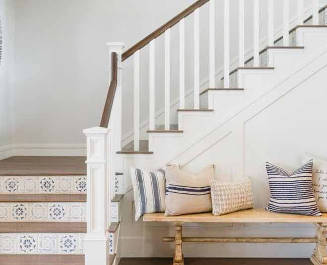 narrow staircase decorating ideas in
