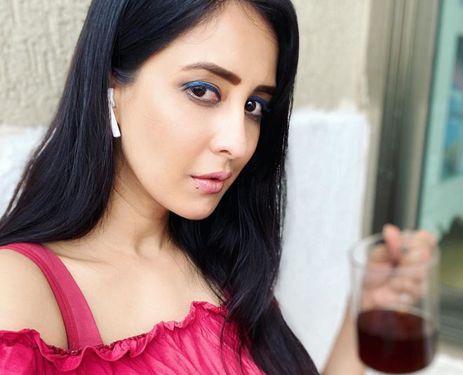chahat khanna summer looks inside