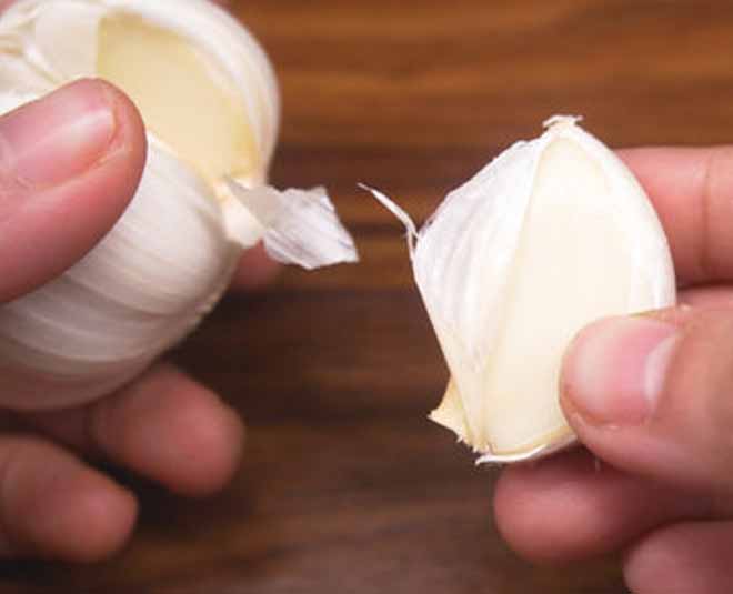 peeling garlic tips