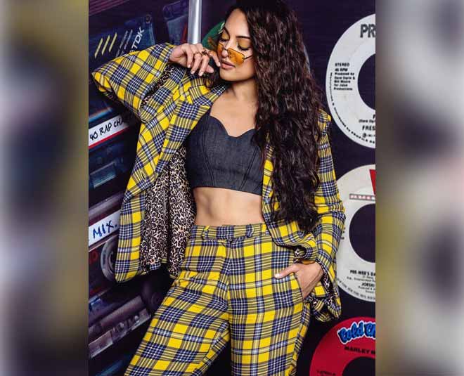 sonakshi sinha check pantsuit look