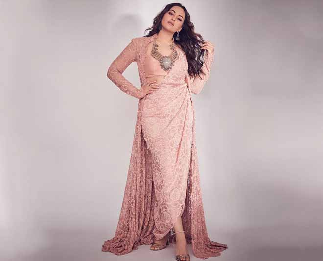 sonakshi sinha saree with statment jewellery