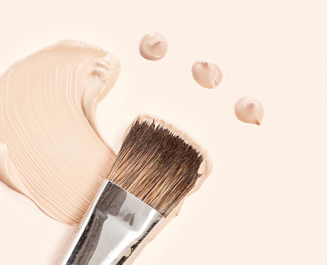 using setting powder beauty inside