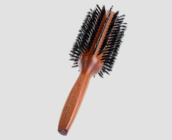 different round hair brush