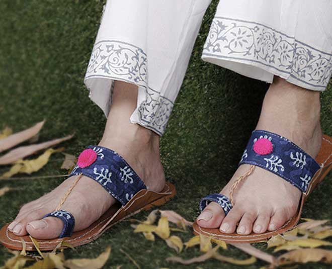 juttis and kolhapuri chappals Inside