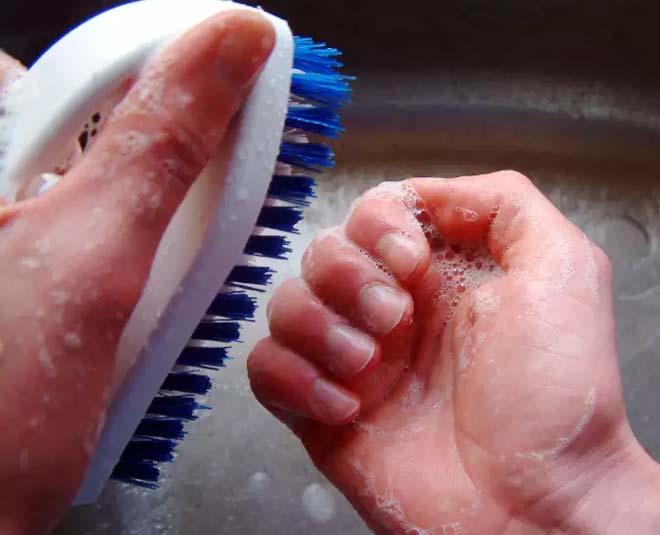 nail paint holi remove Inside