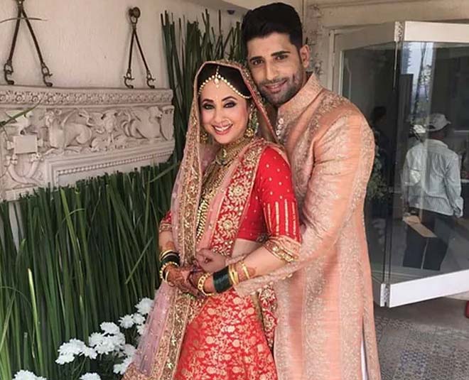 urmila matondkar wedding dress
