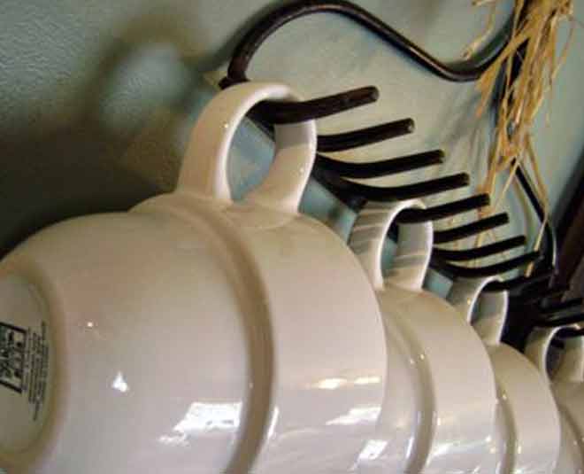 creative display coffee mugs inside