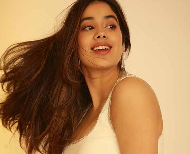 janhvi kapoor no makeup looks Inside