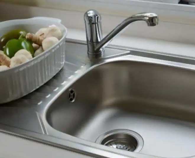 know about life hacks related to salt clean sinc inside