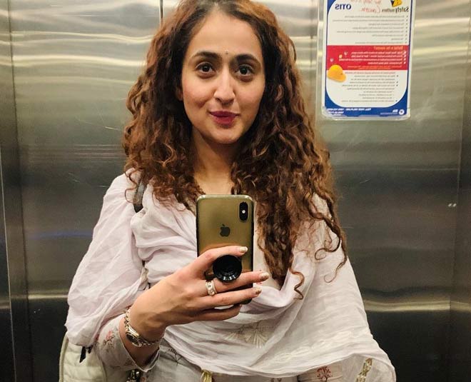 ruchikaa kapoor inside