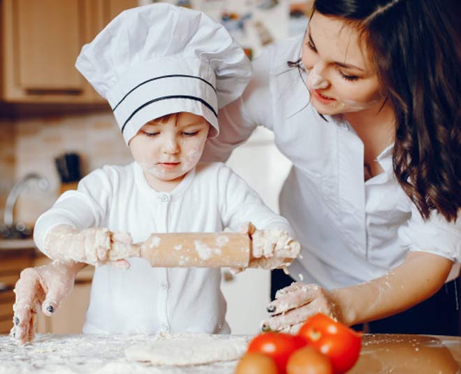 tricks to keep kitchen clean dustbin aside