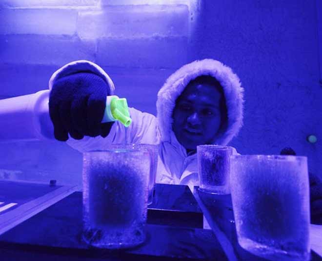 come here to eat these strange cafes inside