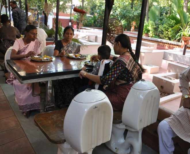 come here to eat these strange cafes inside