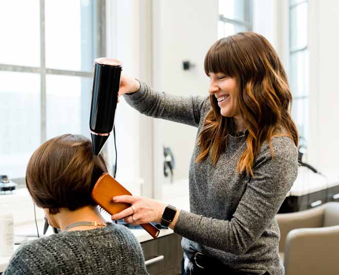 hair cutting style ()