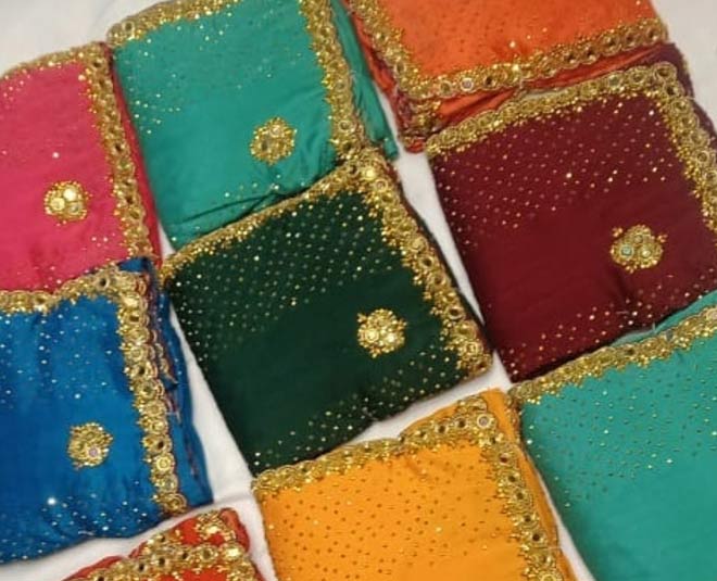 how to store stone work saree