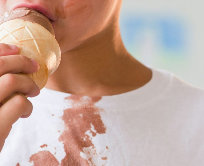 remove chocolate and ice cream stains from clothes inisde
