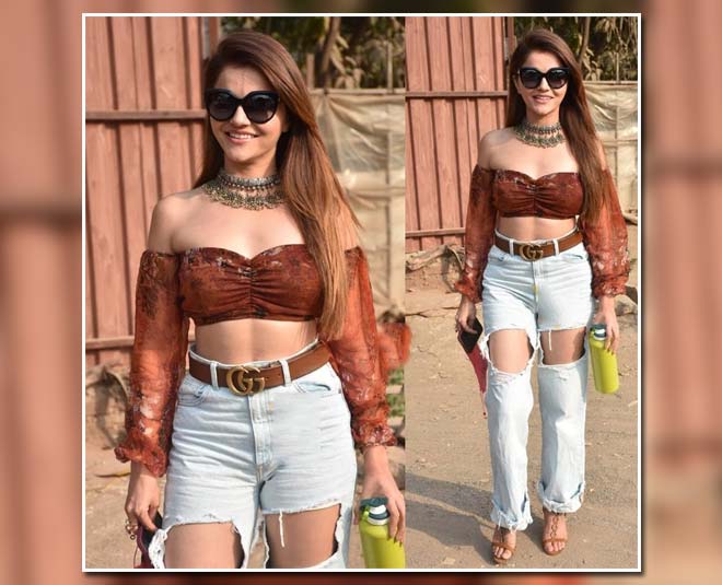 rubina in ripped jeans