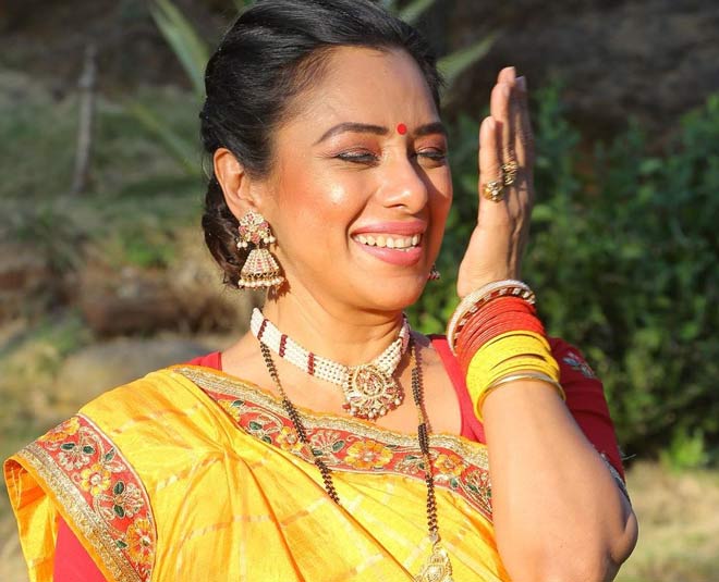 rupali ganguly yellow saree