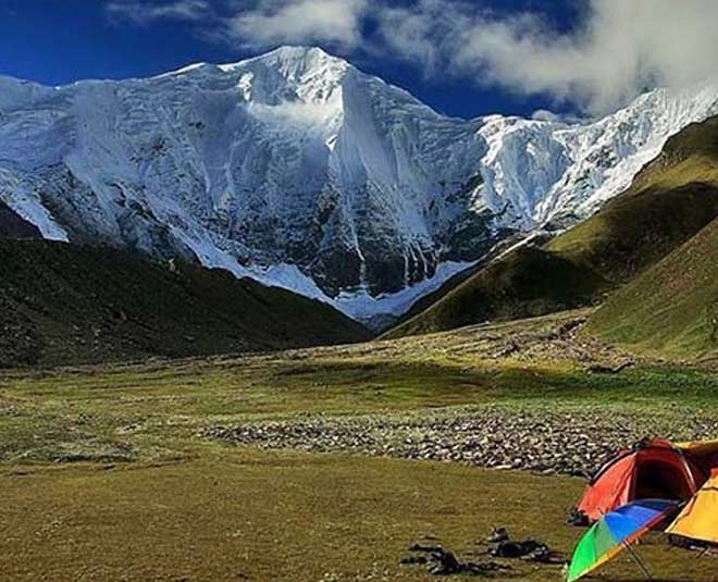 most thrillin treks in india kanchajanga inside