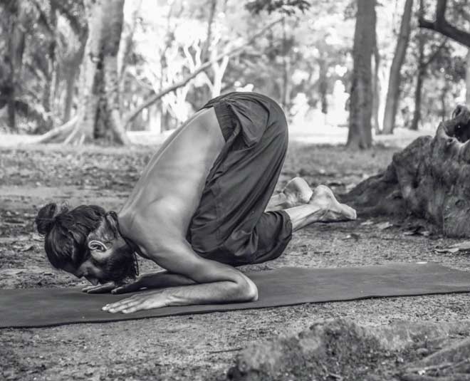 Bal Bakasana yoga trends of