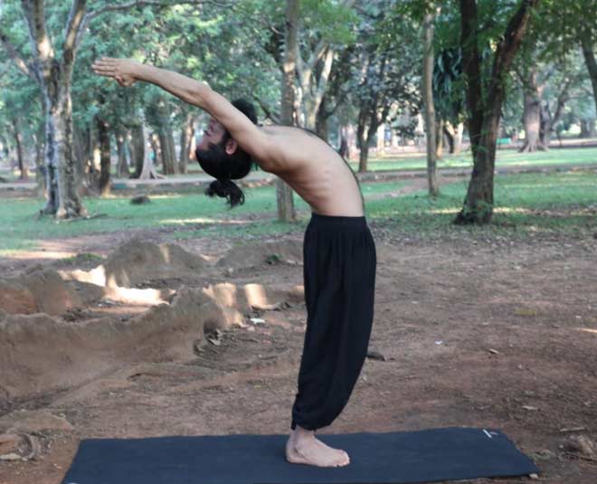 Hastha Utanasana yoga