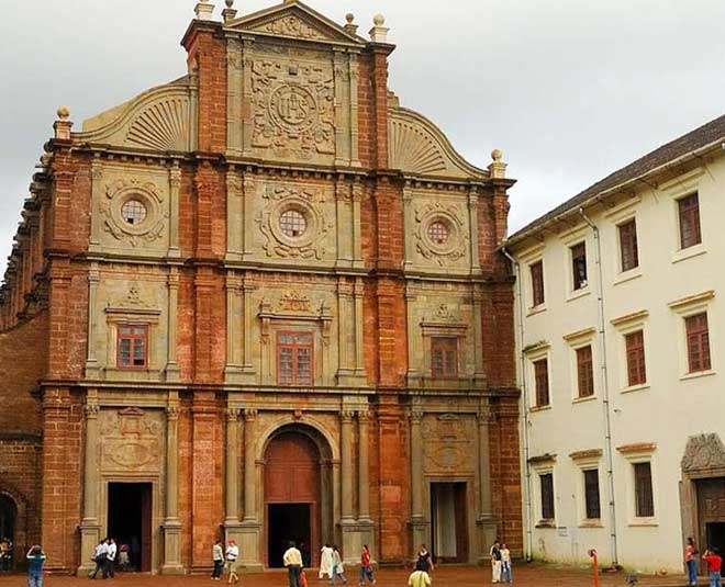 basilica of bom jesus church goa