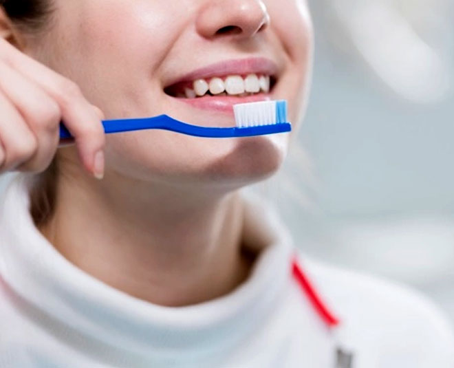 brushing teeth properly