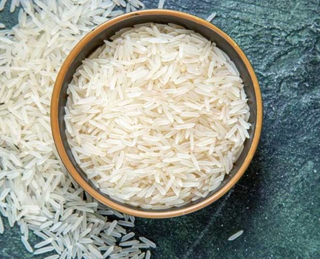 cleaning kitchen containers