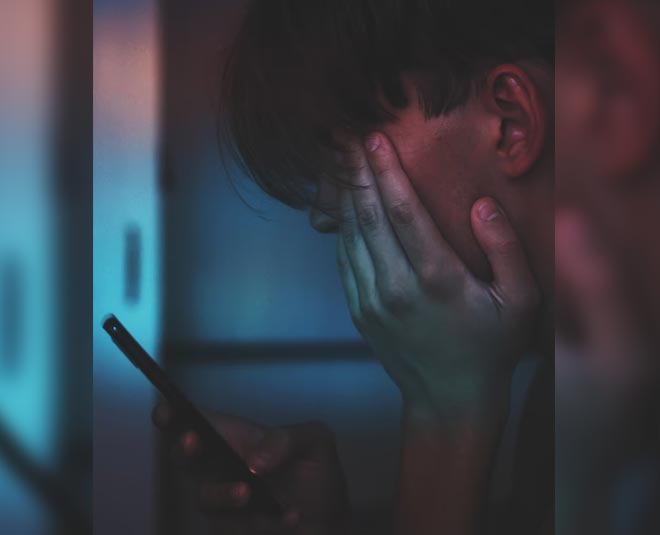 effects of using phone before sleeping