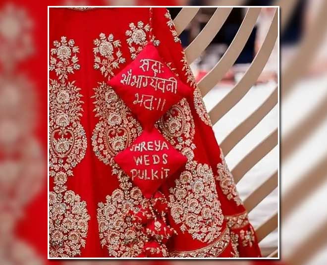 fancy latkan design gold