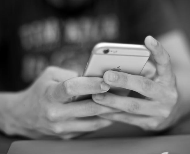 impacts of using phone before sleeping