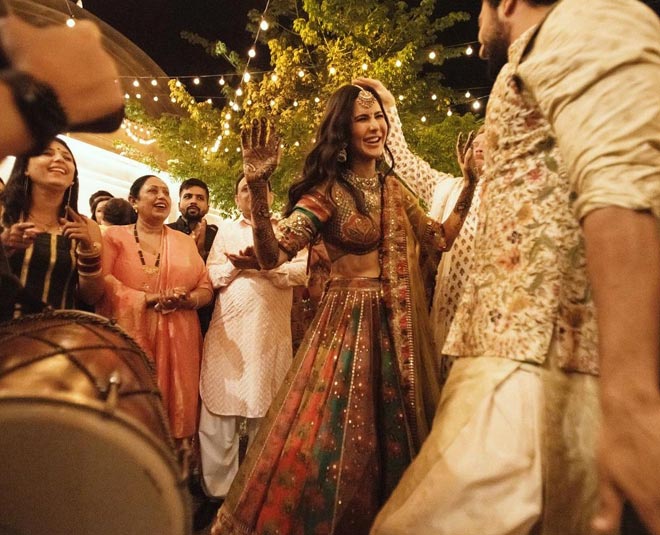 katrina kaif mehndi ceremony lehenga