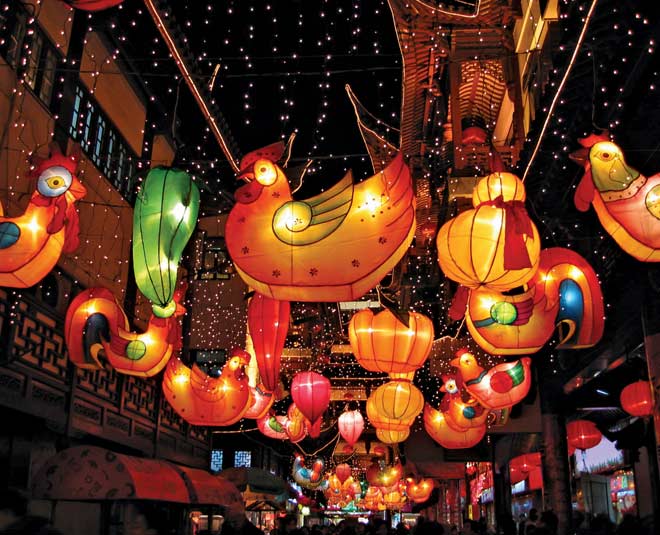 lantern festival on christmas in phillipines