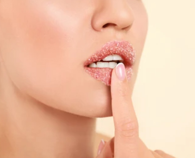 lips expholiate tips