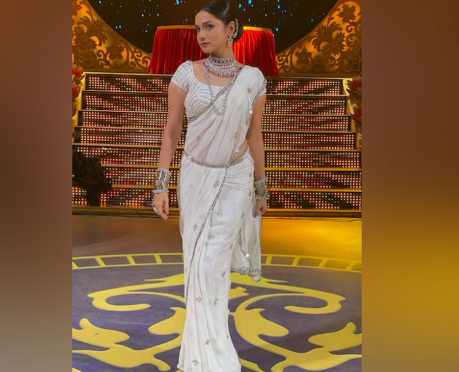 white saree