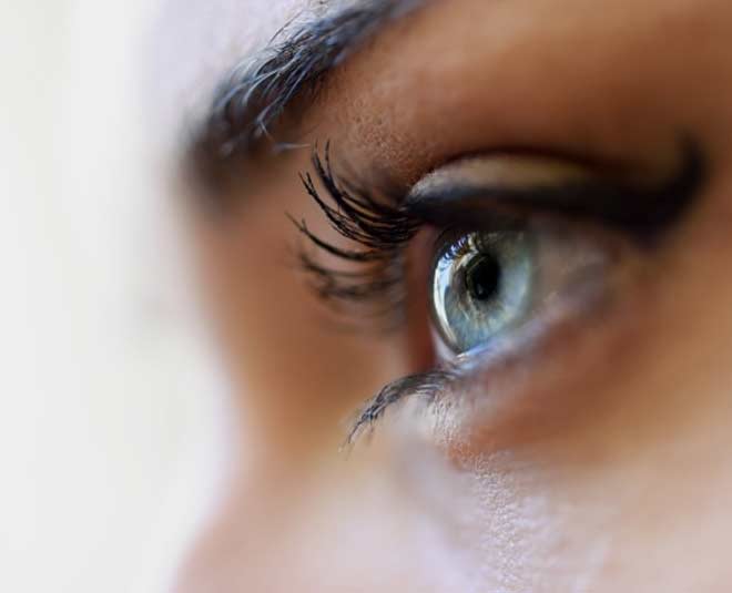 blinking eyes offenly