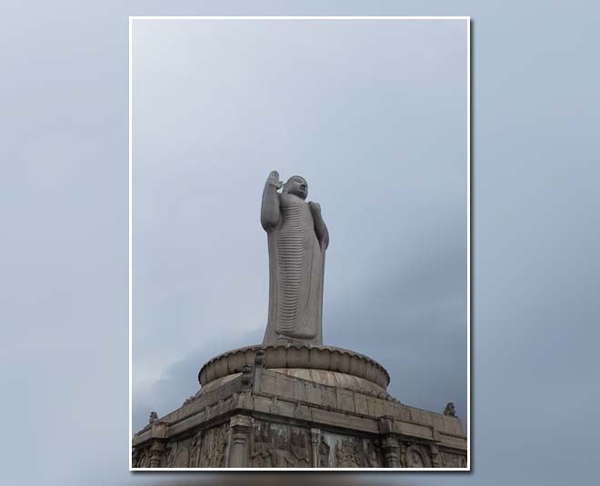 budhdha idle hussain sagar
