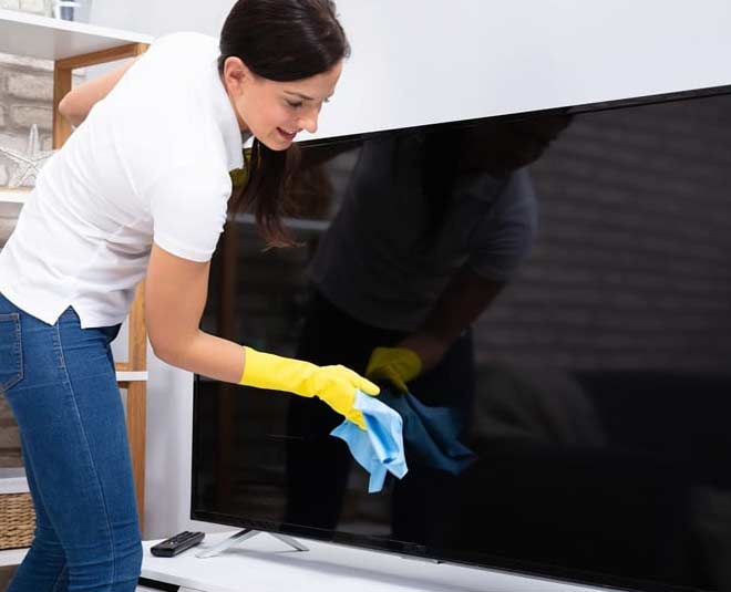 clean tv screen easy tips inside