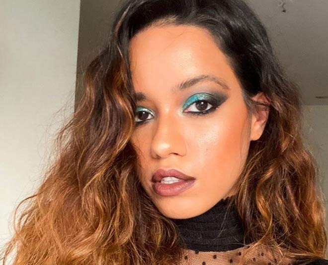 debashree makeup looks inside