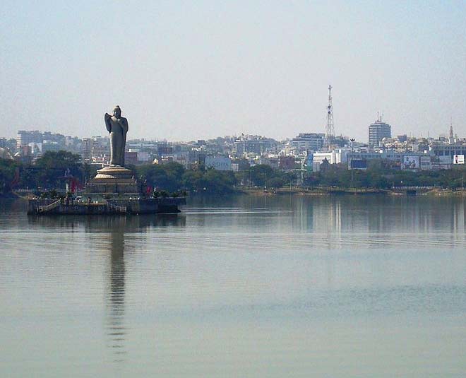 hussain sagar lake