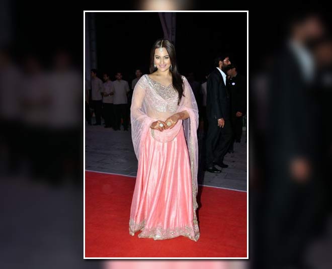 lehenga for belly fat