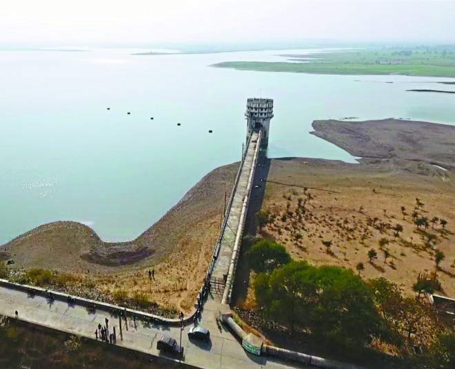 places to visit in chanderi rajghat dam inside