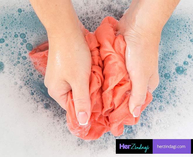 Can you use dish soap to clean clothes