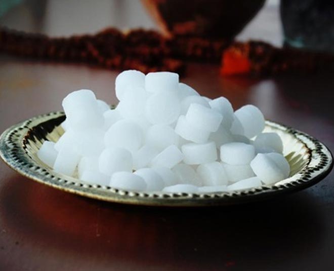 camphor benefits for skin