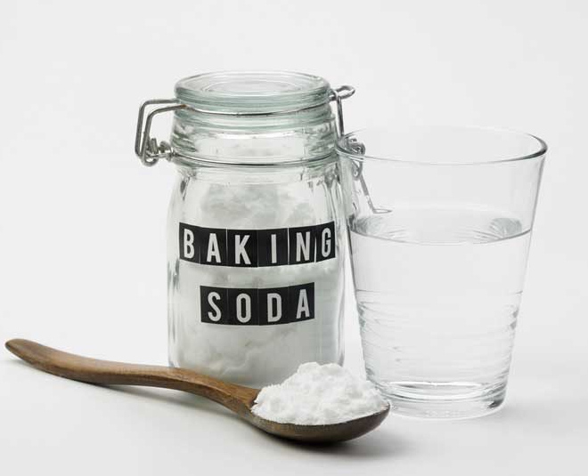 how to remove ink stains from wooden furniture with baking soda