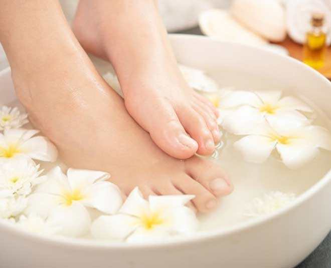 foot care vinegar soak