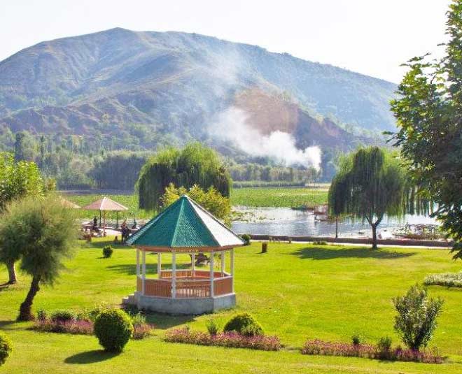 manasbal lake in jammu kashmir inside