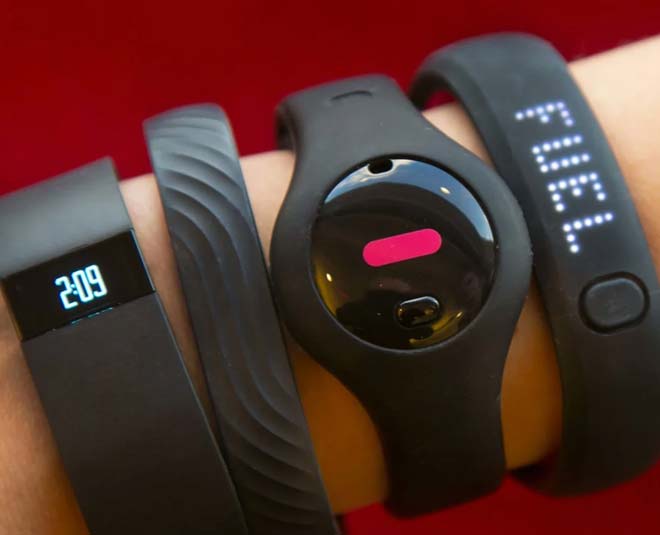 must have medical gadgets at home during coronavirus inside