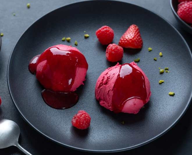 raspberry sauce syrup