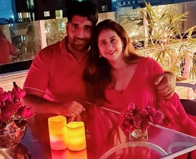 urmila matondkar and mohsin akhtar mir Inside